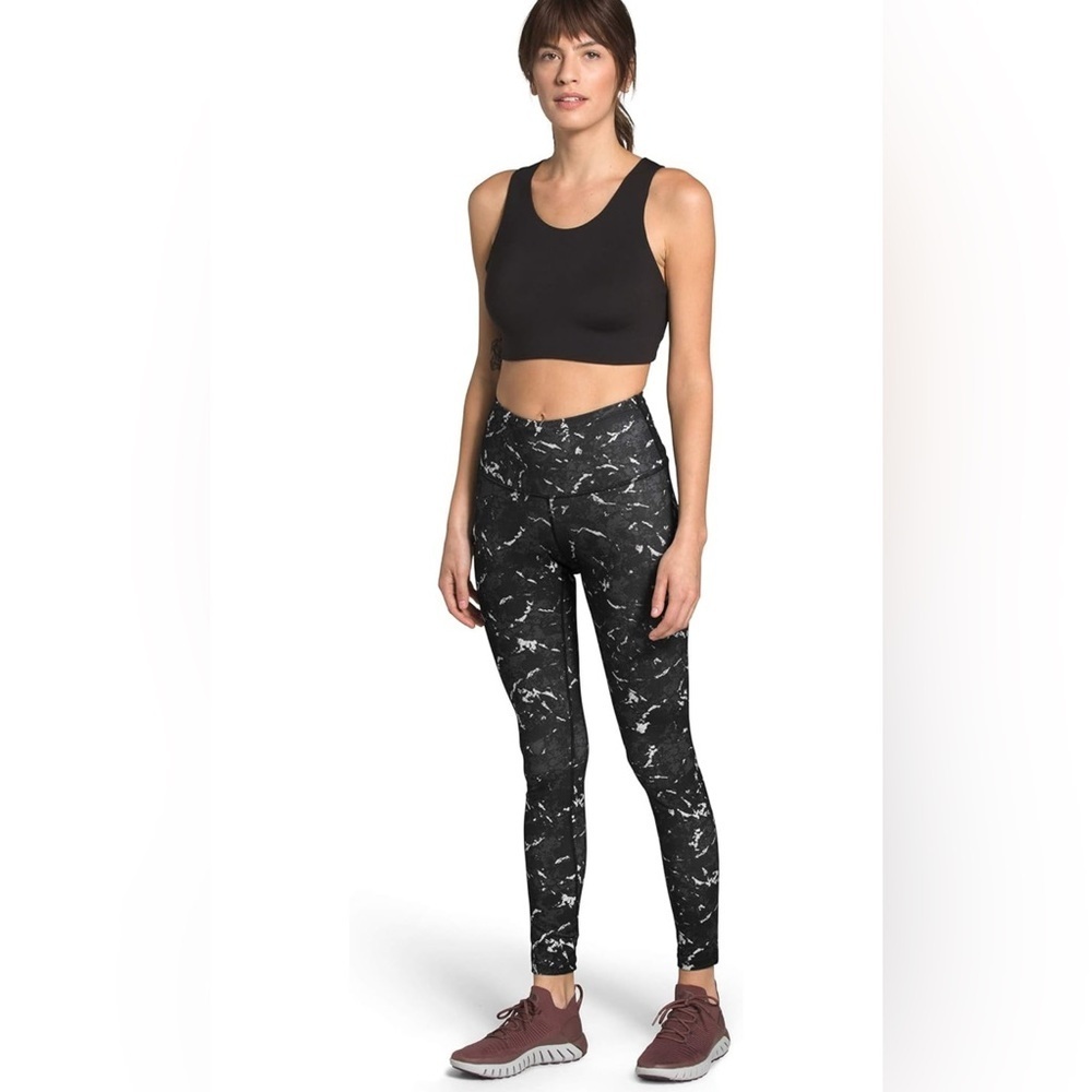 The North Face Women’s Summit Series Pro 120 Tights
Euc size Large